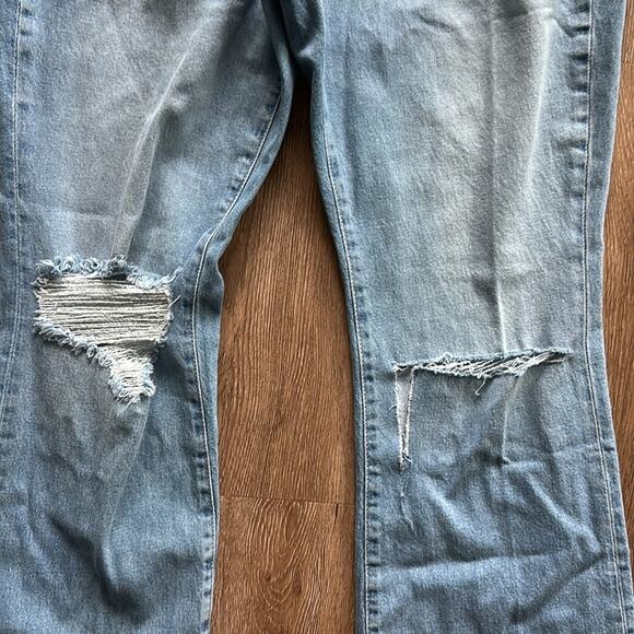 Good American Good Classic Bootcut Jean - Picture 3 of 6